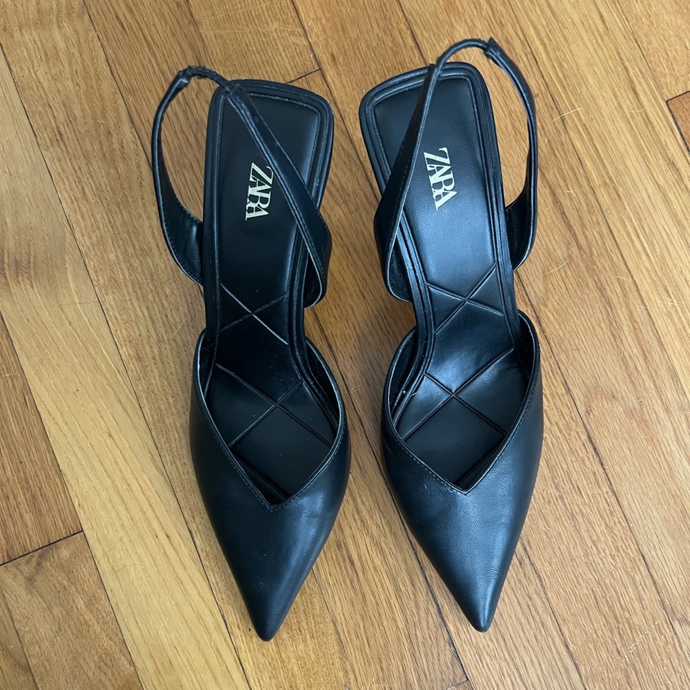 Zara pointed toe, gold heel pumps